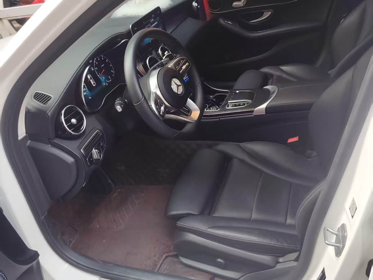 Mercedes-Benz C-Class 1.5 л 2021 г. Белый, пробег 26000 км