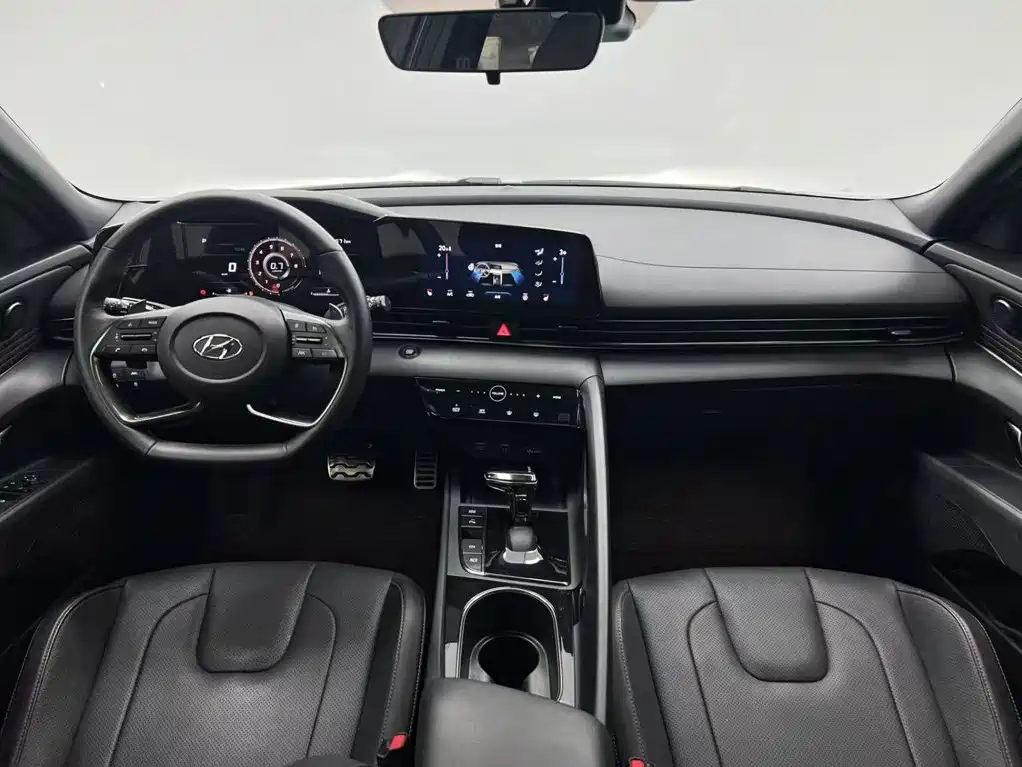 Hyundai Elantra — миниатюра 16