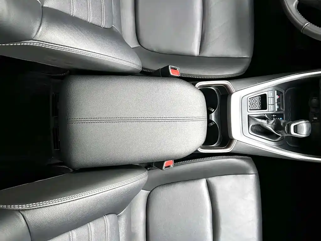 Toyota RAV4 — миниатюра 15