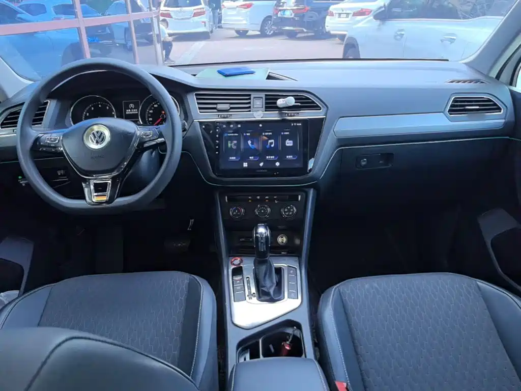 Volkswagen Tiguan L L 2017 330TSI AT