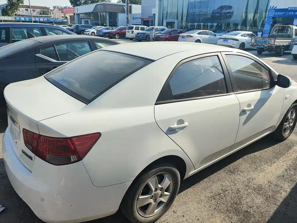 Kia Forte 2012 1.6L MT GLS