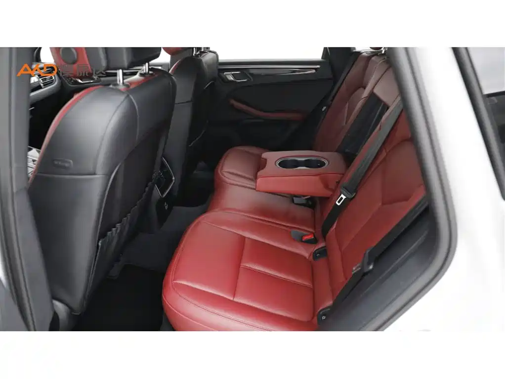 Porsche Macan — миниатюра 7