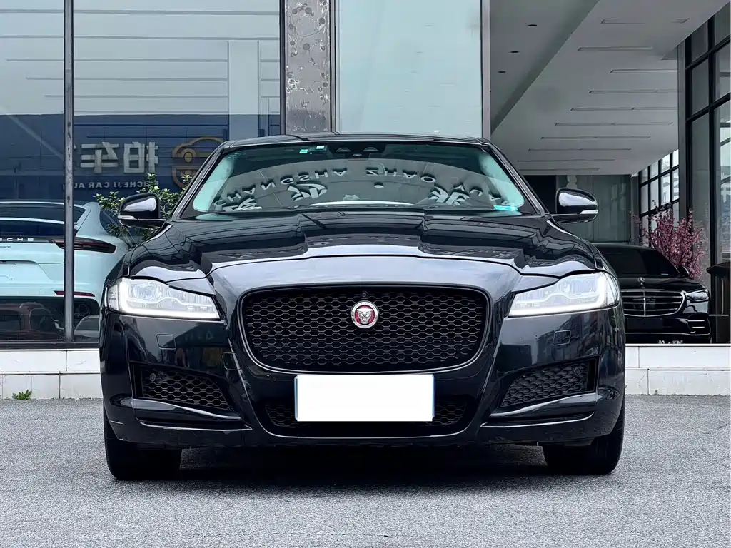 Jaguar XFL 2017 XFL 3.0 SC 340PS