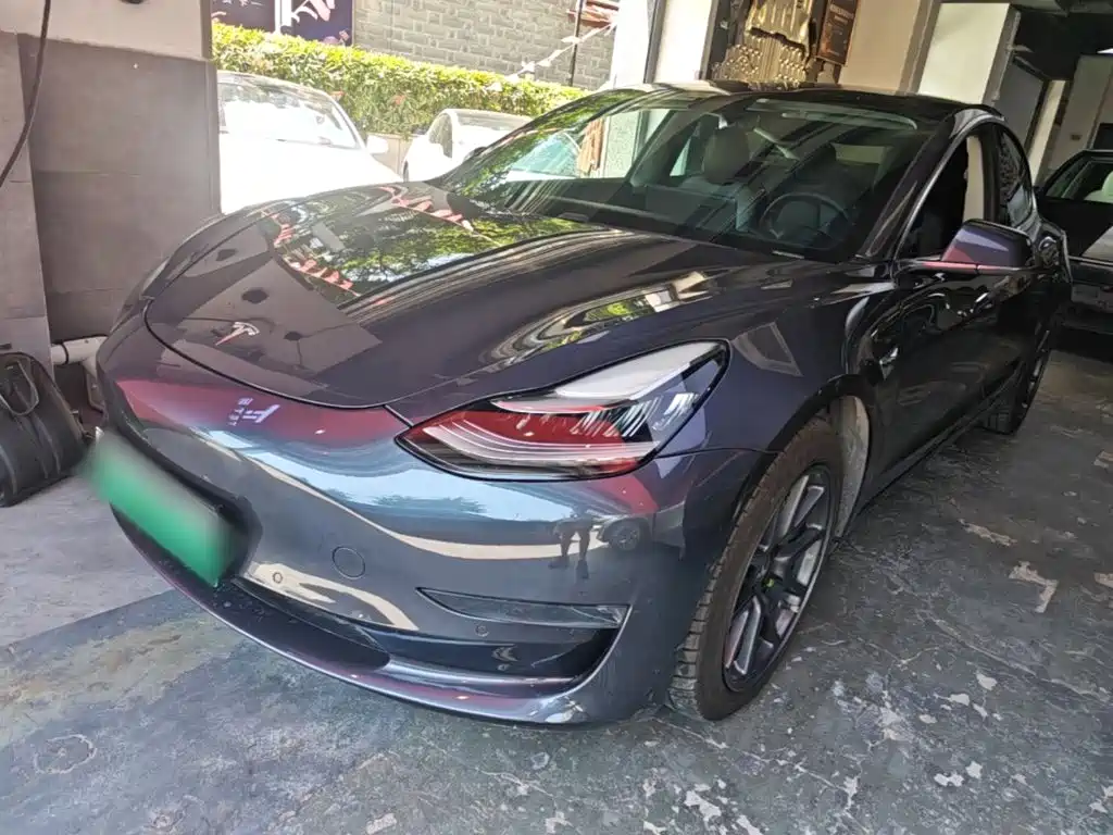 Tesla Model 3 — миниатюра 2