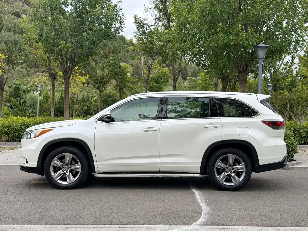 Toyota Highlander — миниатюра 6