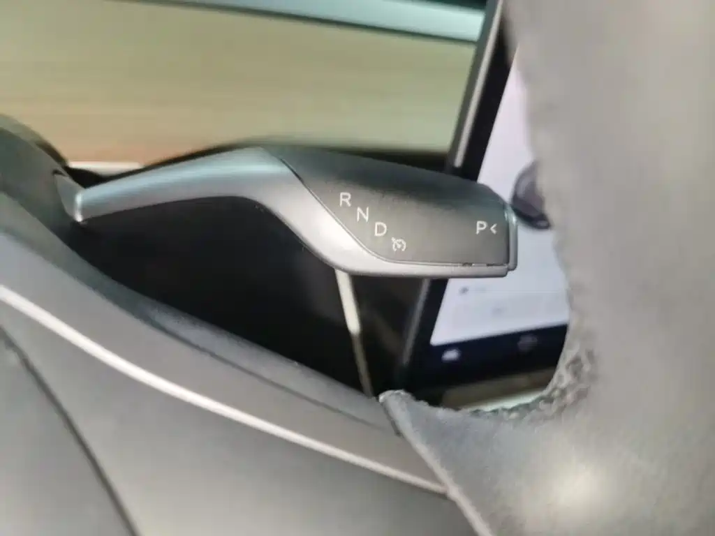Tesla Model 3 — миниатюра 14