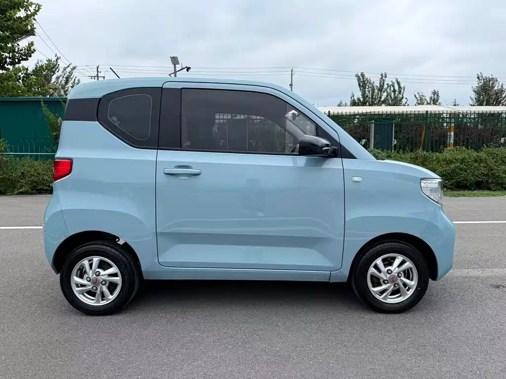 Wuling MINIEV — миниатюра 8