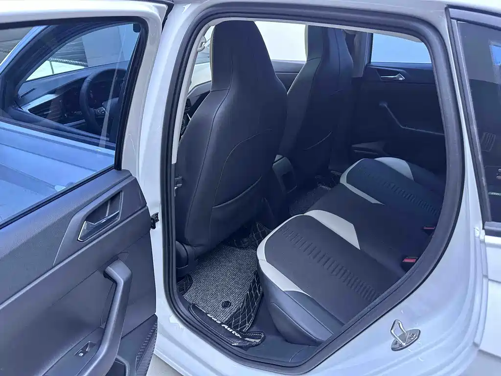Volkswagen Polo — миниатюра 11