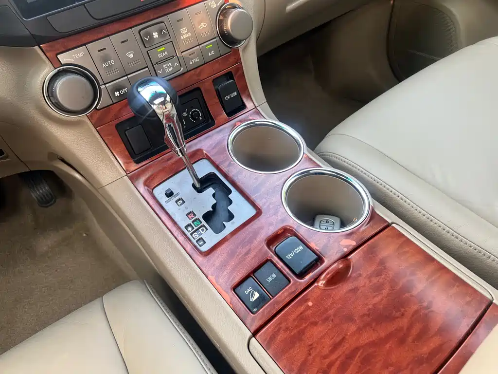 Toyota Highlander (Import) — миниатюра 16