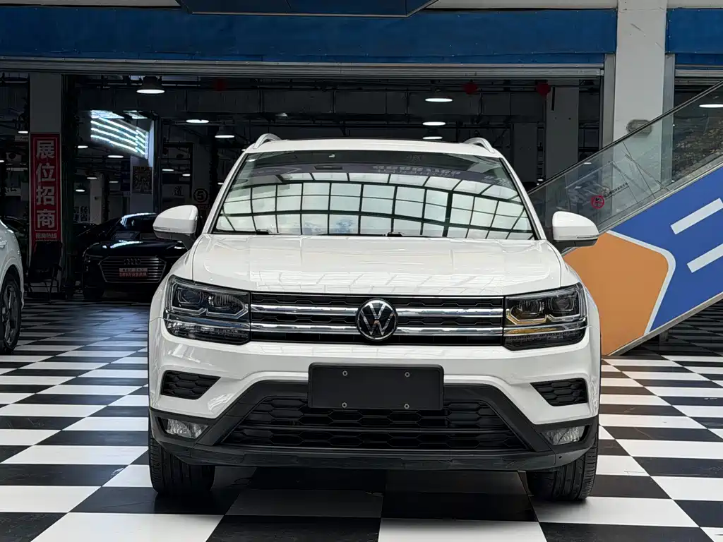 Volkswagen Tharu — миниатюра 2