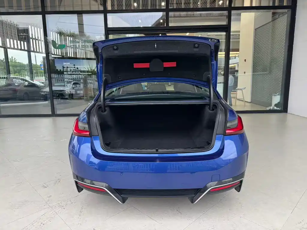 BMW i3 2022 eDrive 35 L