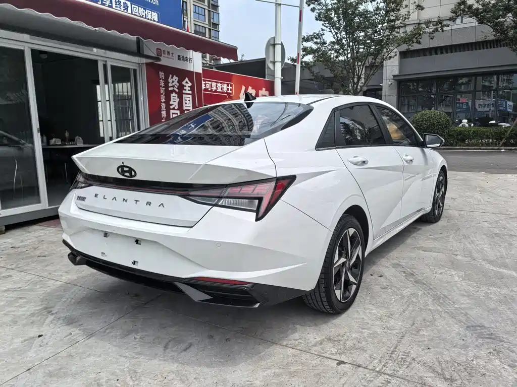 Hyundai Elantra — миниатюра 2