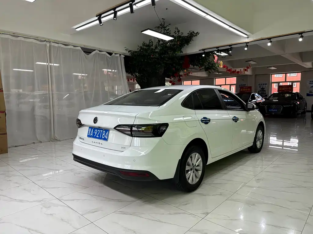 Volkswagen Lavida — миниатюра 4