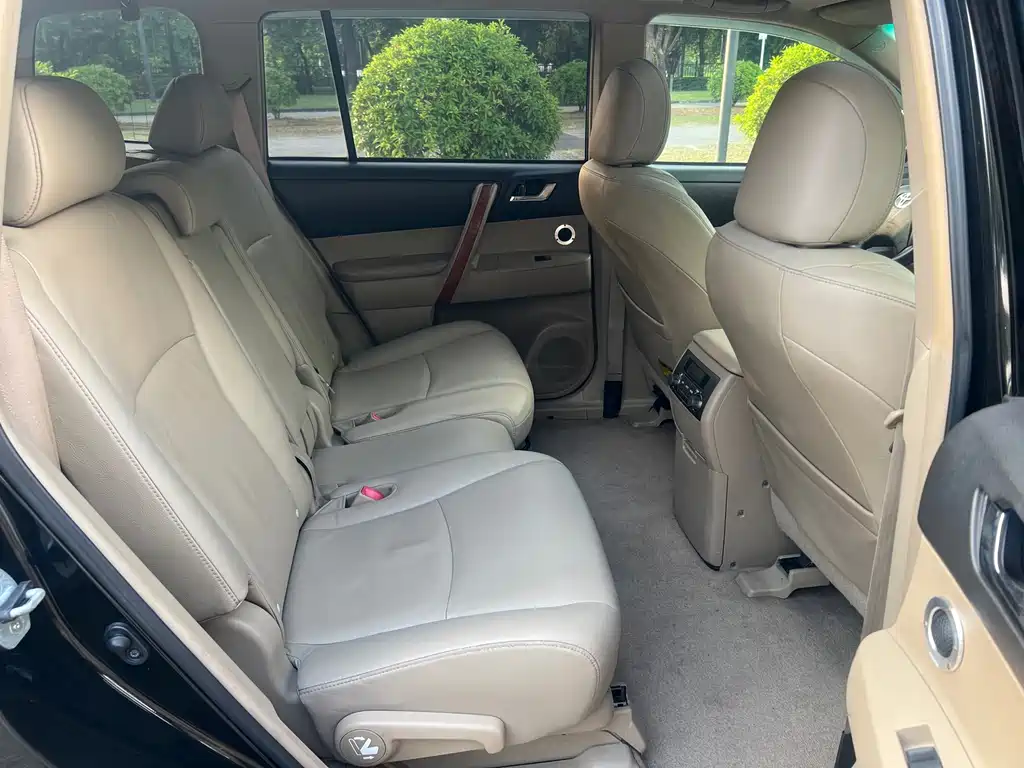Toyota Highlander (Import) — миниатюра 17