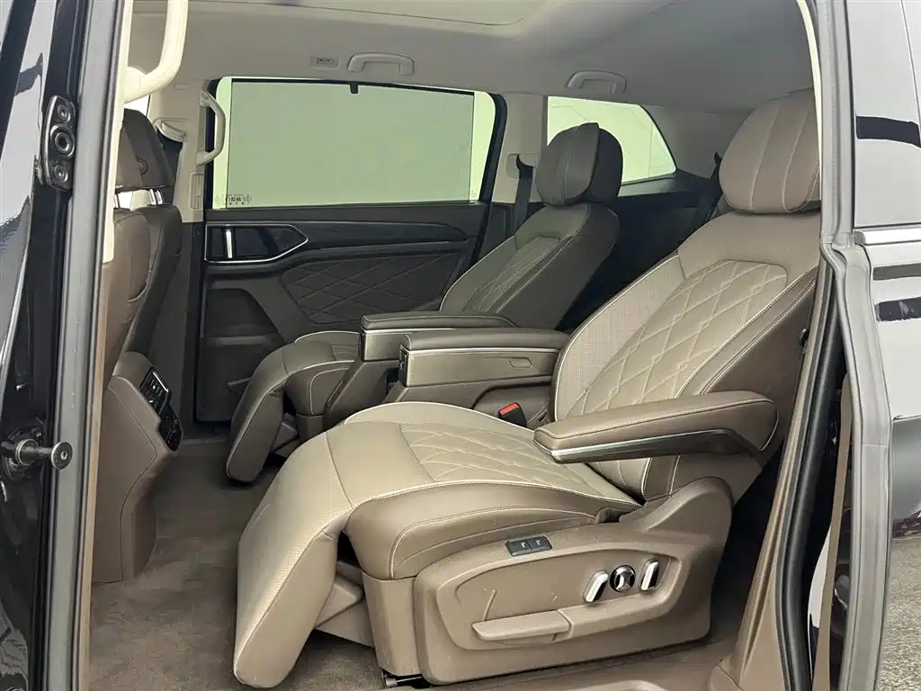 Volkswagen Viloran 2024 380TSI Luxury
