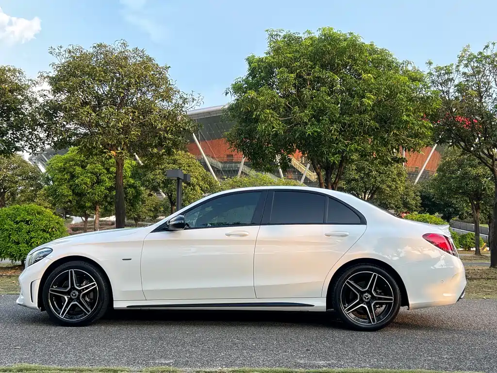Mercedes-Benz C-Class — миниатюра 8