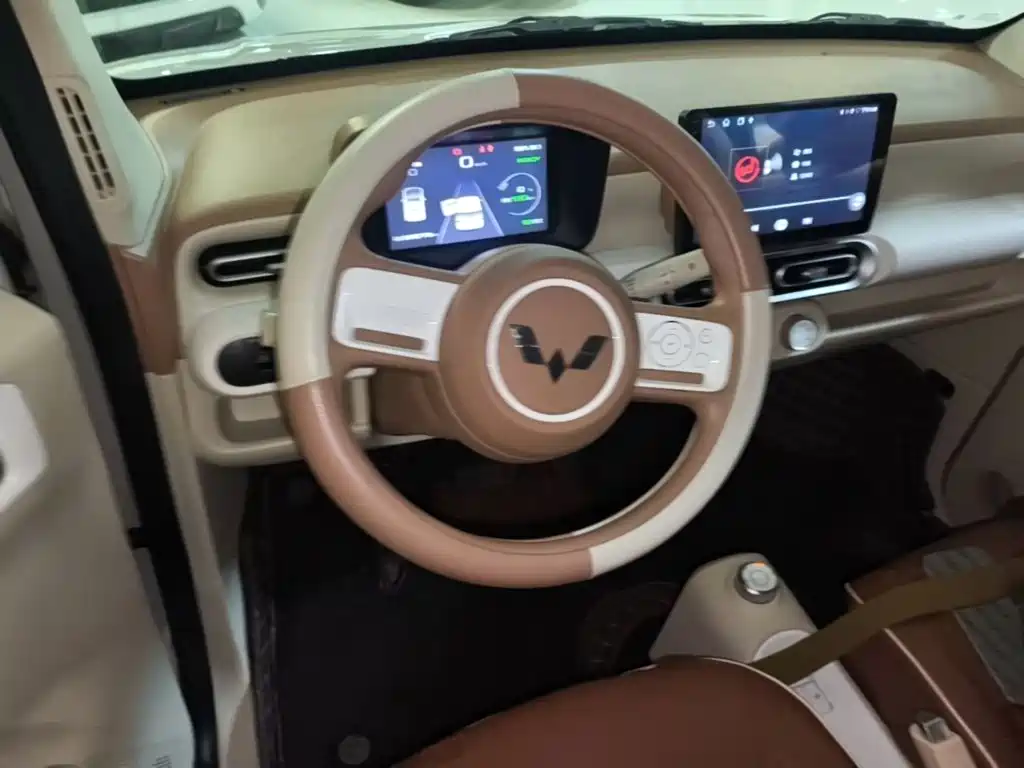 Wuling MINIEV — миниатюра 11