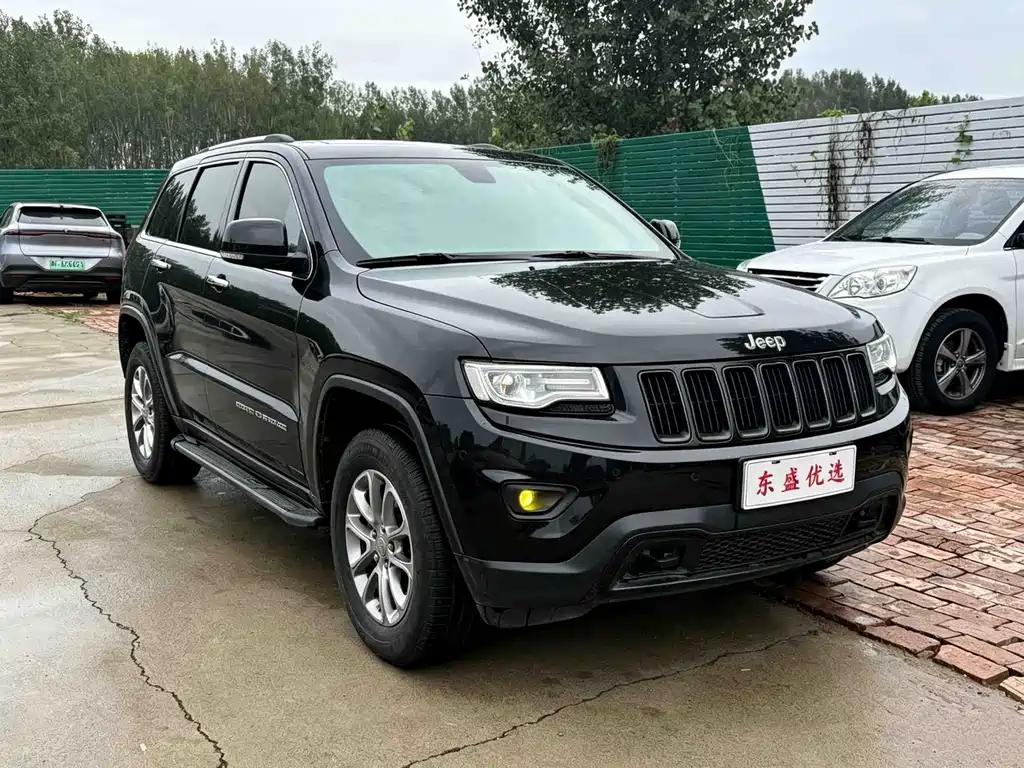 Jeep Grand Cherokee (Import) — миниатюра 3