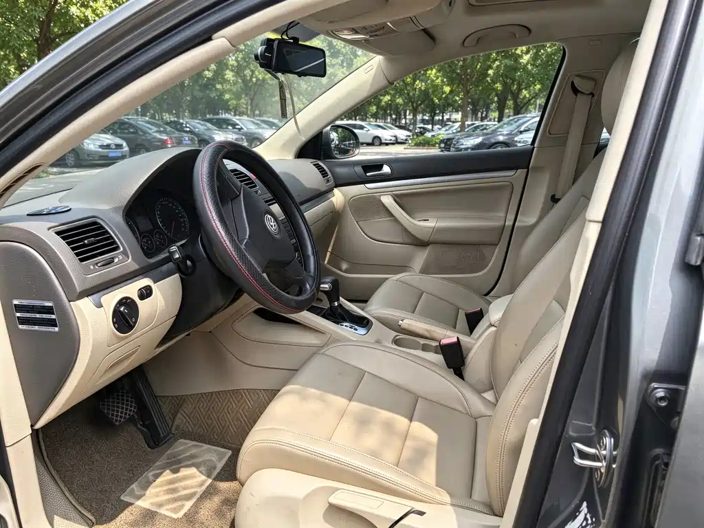 Volkswagen Sagitar — миниатюра 7
