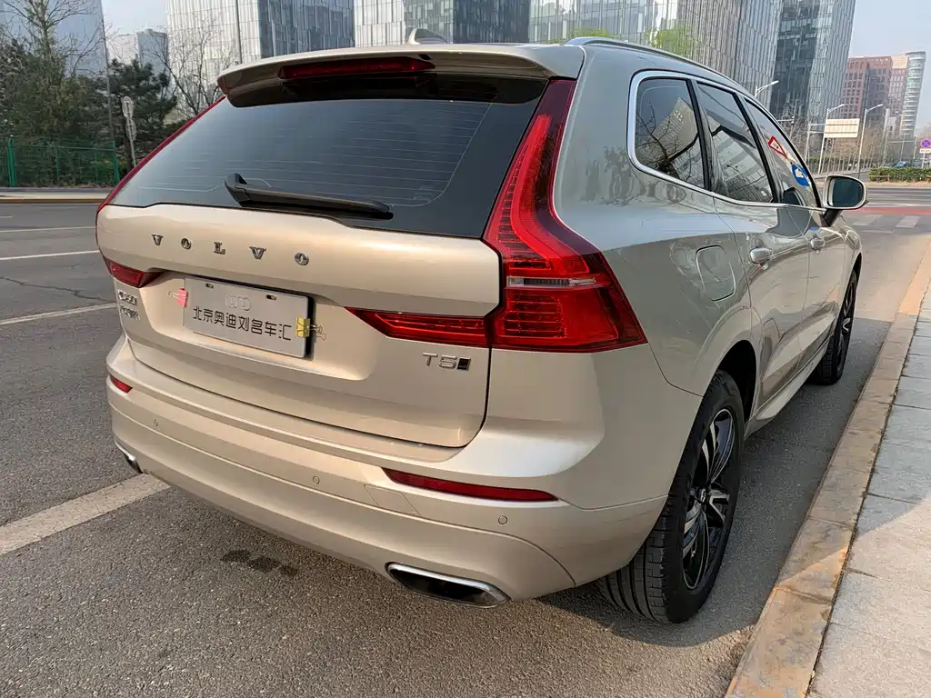 Volvo XC60 2019 T5 V