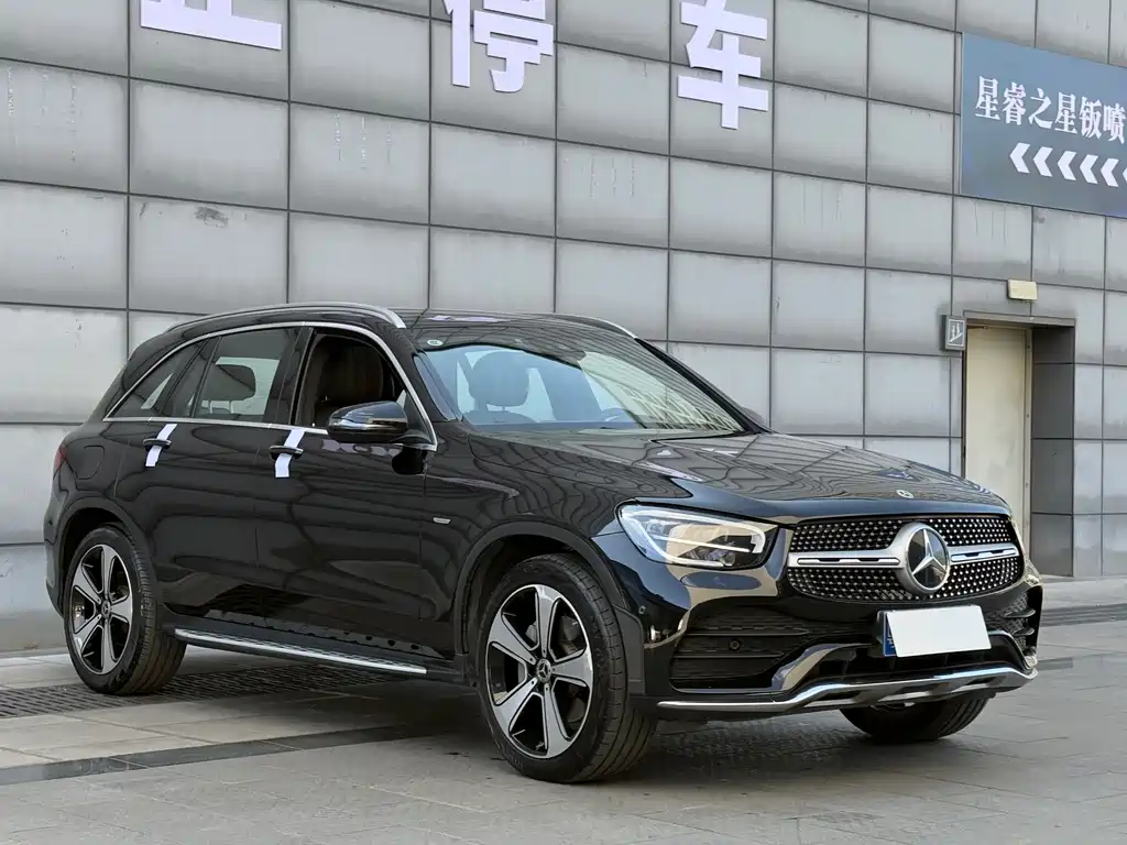 MERCEDES-BENZ GLC