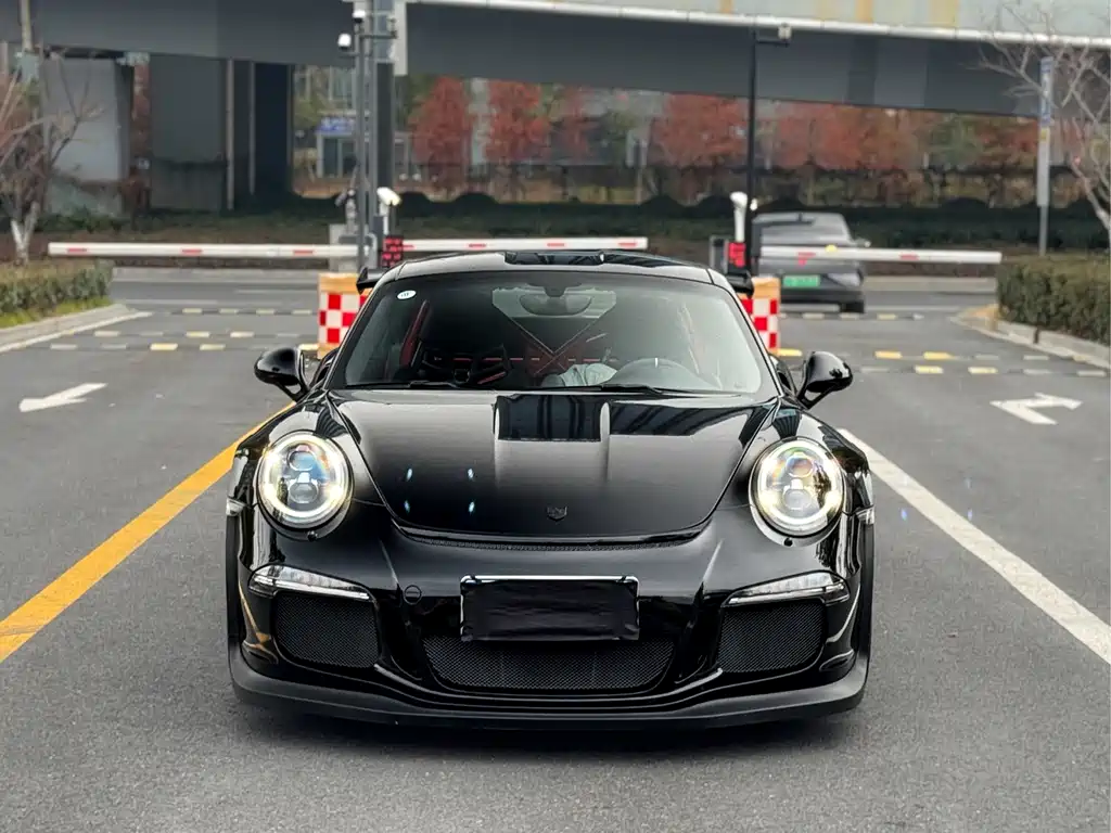 PORSCHE 911