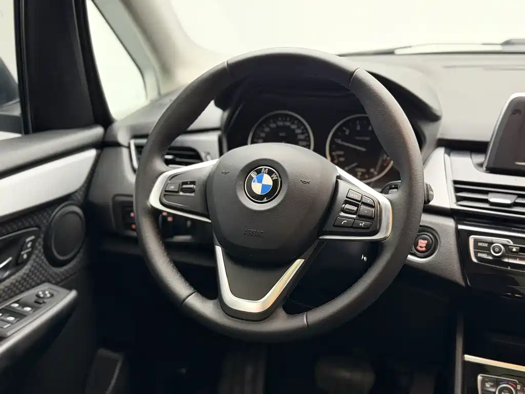 BMW 2 Series Active Tourer — миниатюра 15
