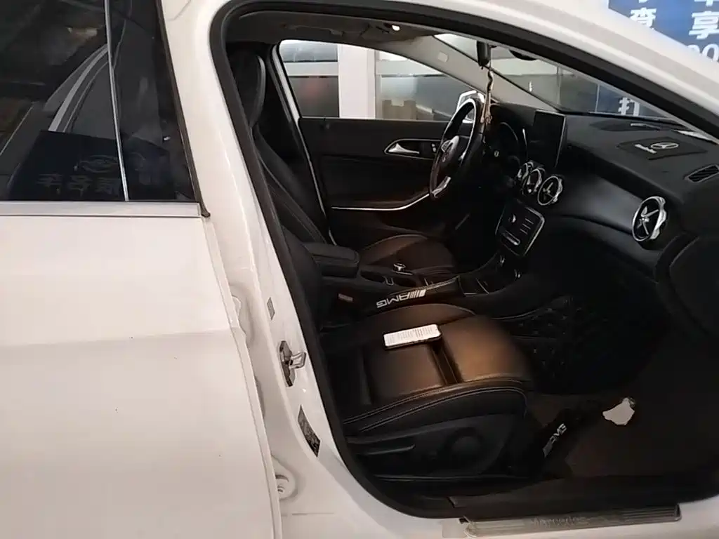 Mercedes-Benz GLA — миниатюра 25