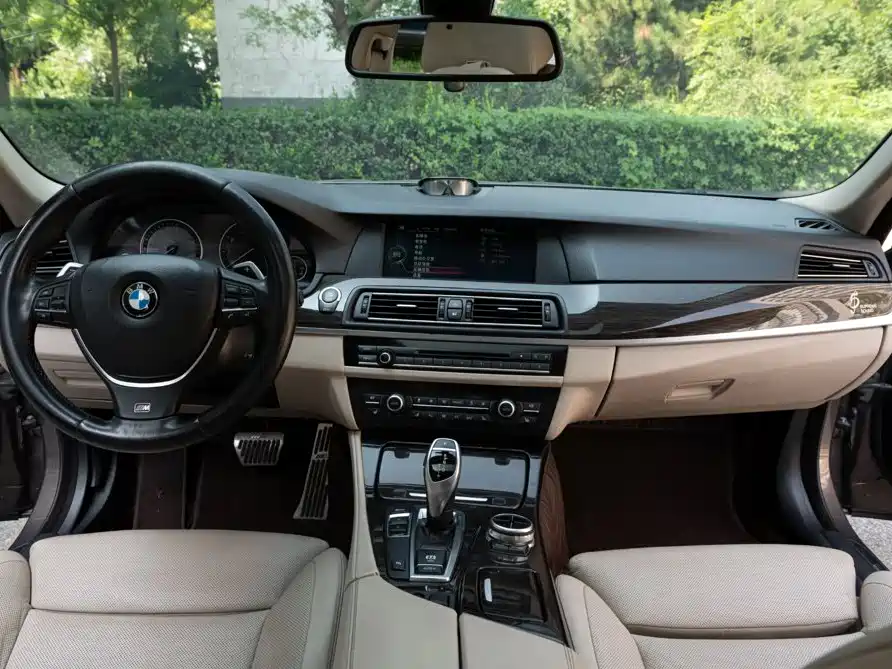 BMW 5 Series — миниатюра 9
