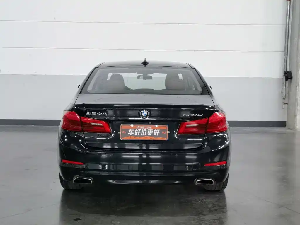 BMW 5 Series — миниатюра 4