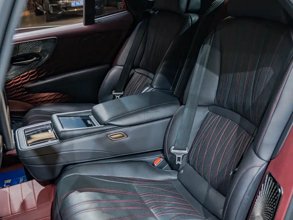 Lexus LS — миниатюра 3