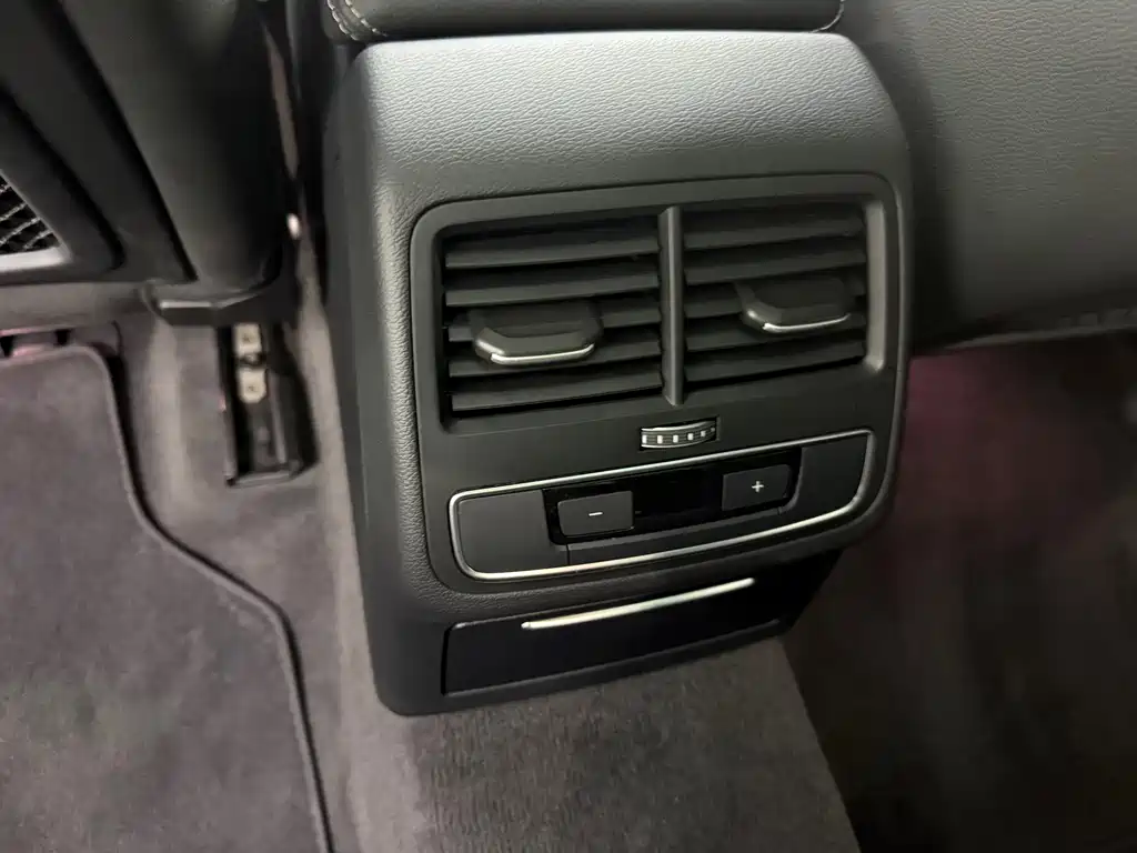 Audi A4L — миниатюра 13