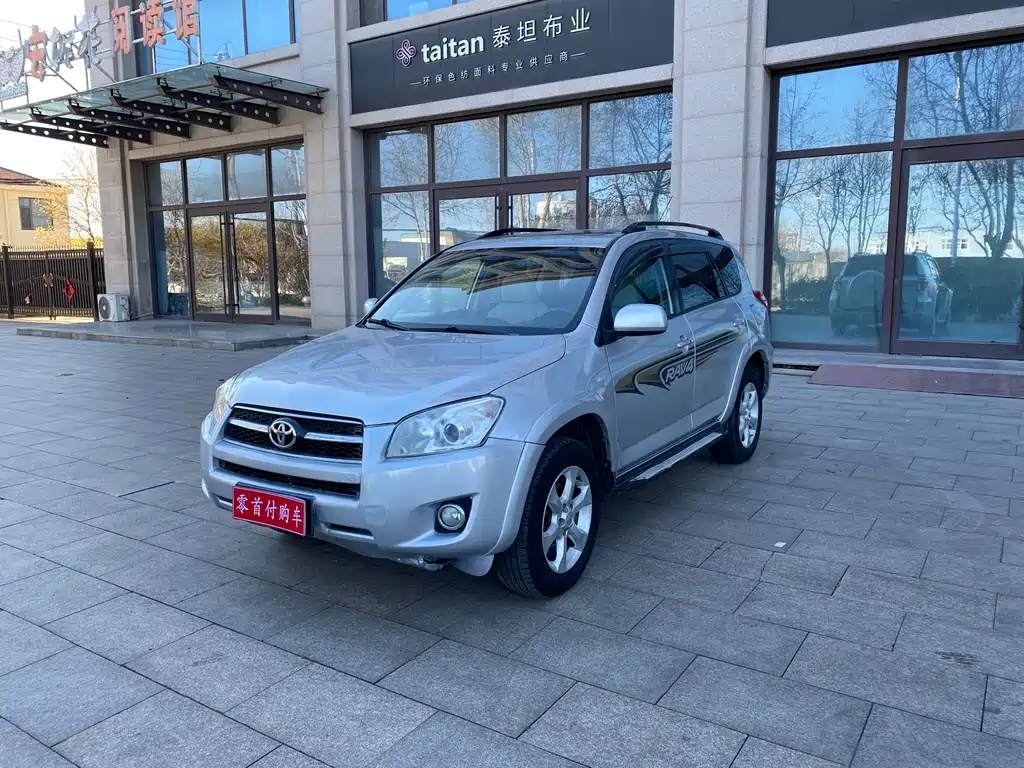 Toyota RAV4 2010