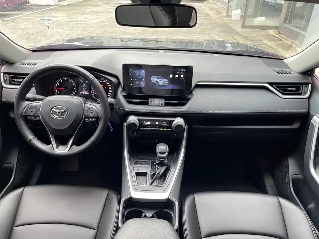 Toyota RAV4 — миниатюра 6
