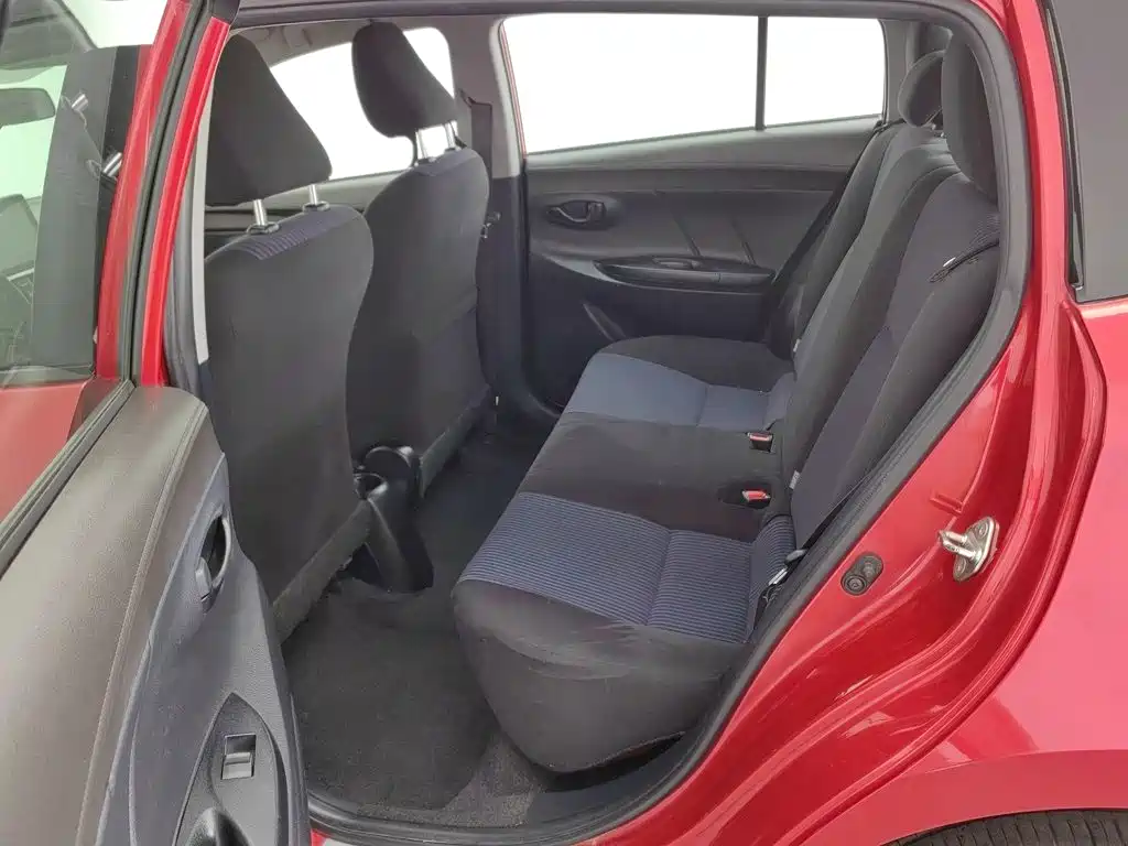 Toyota Yaris L — миниатюра 15