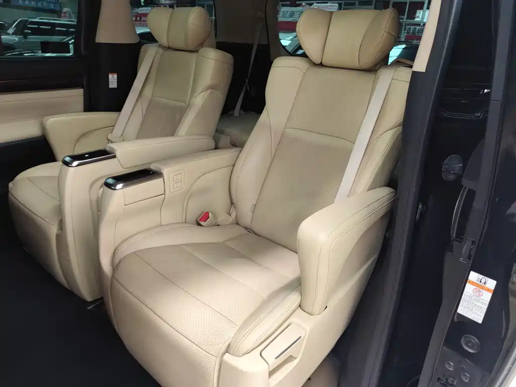 Toyota Alphard 2018 3.5L Luxury