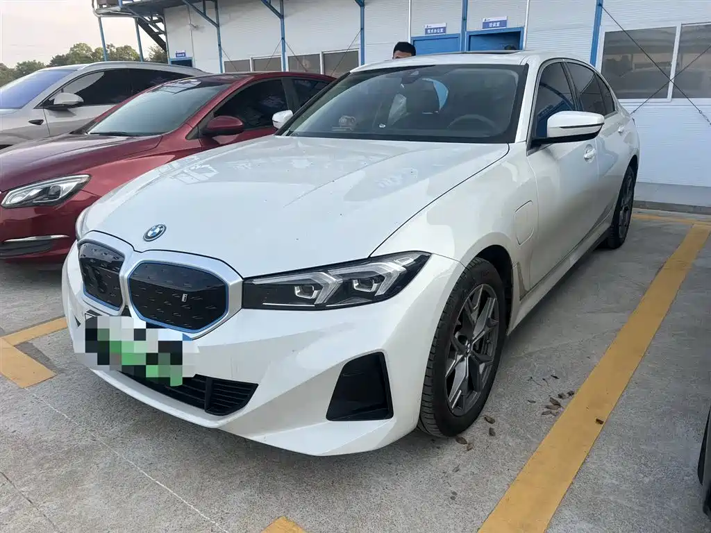 BMW i3 2025 eDrive 35 L
