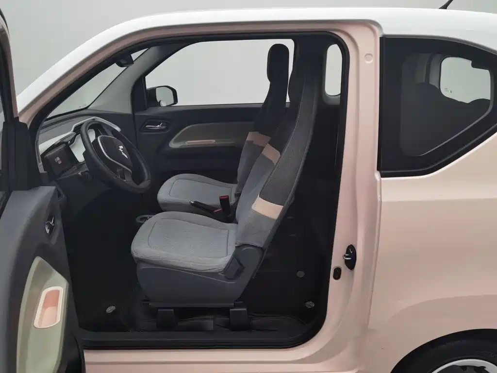 Wuling MINIEV — миниатюра 10