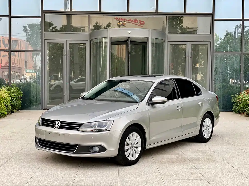 Volkswagen Sagitar 2013