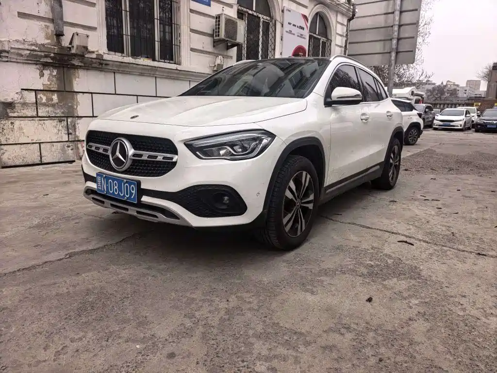 Mercedes-Benz GLA 2021