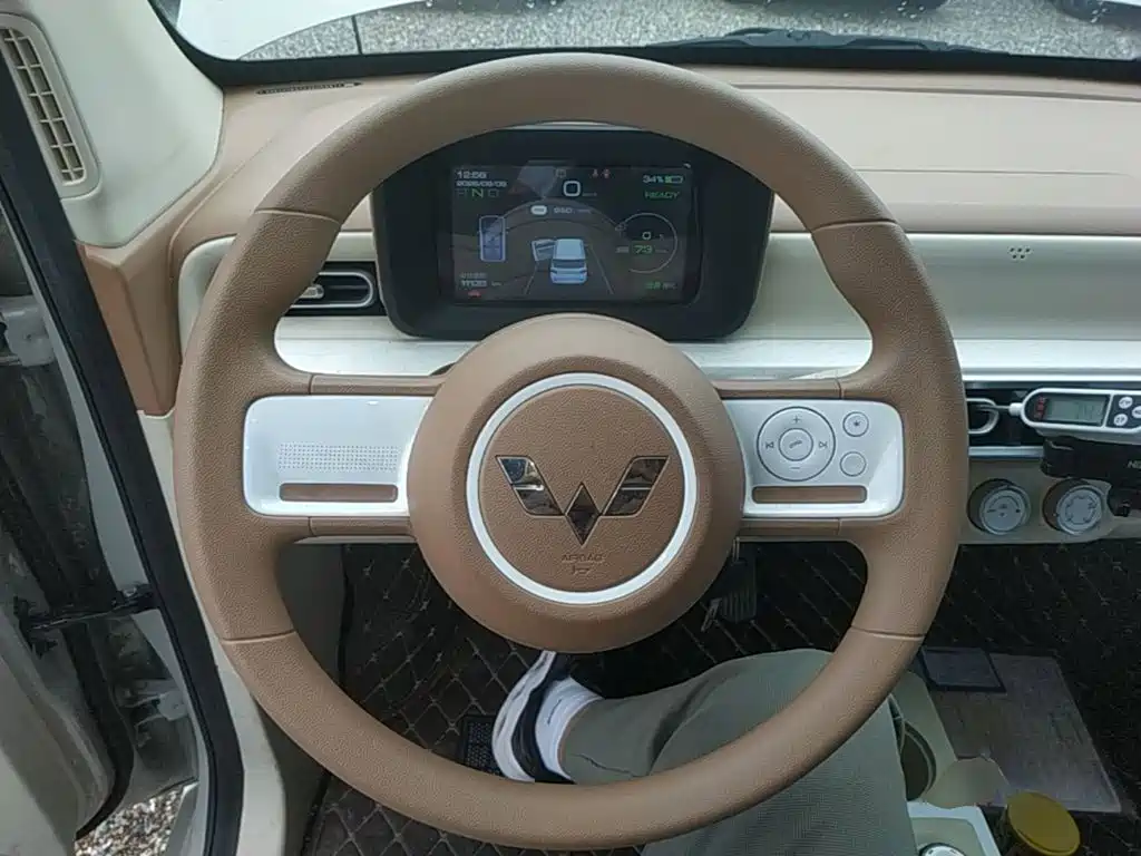 Wuling MINIEV — миниатюра 11