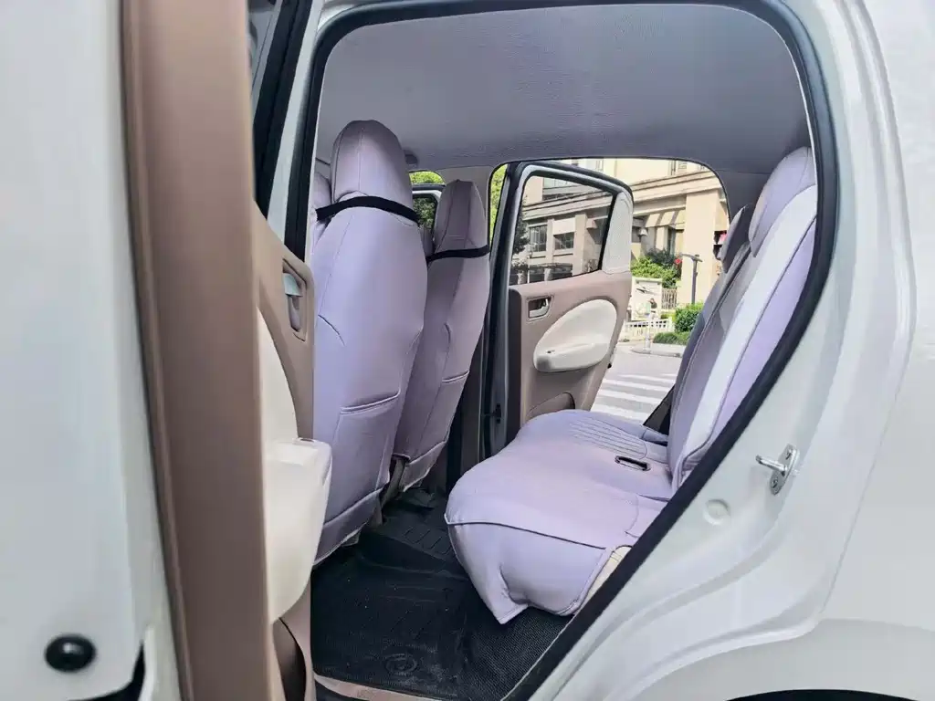 Wuling MINIEV — миниатюра 6