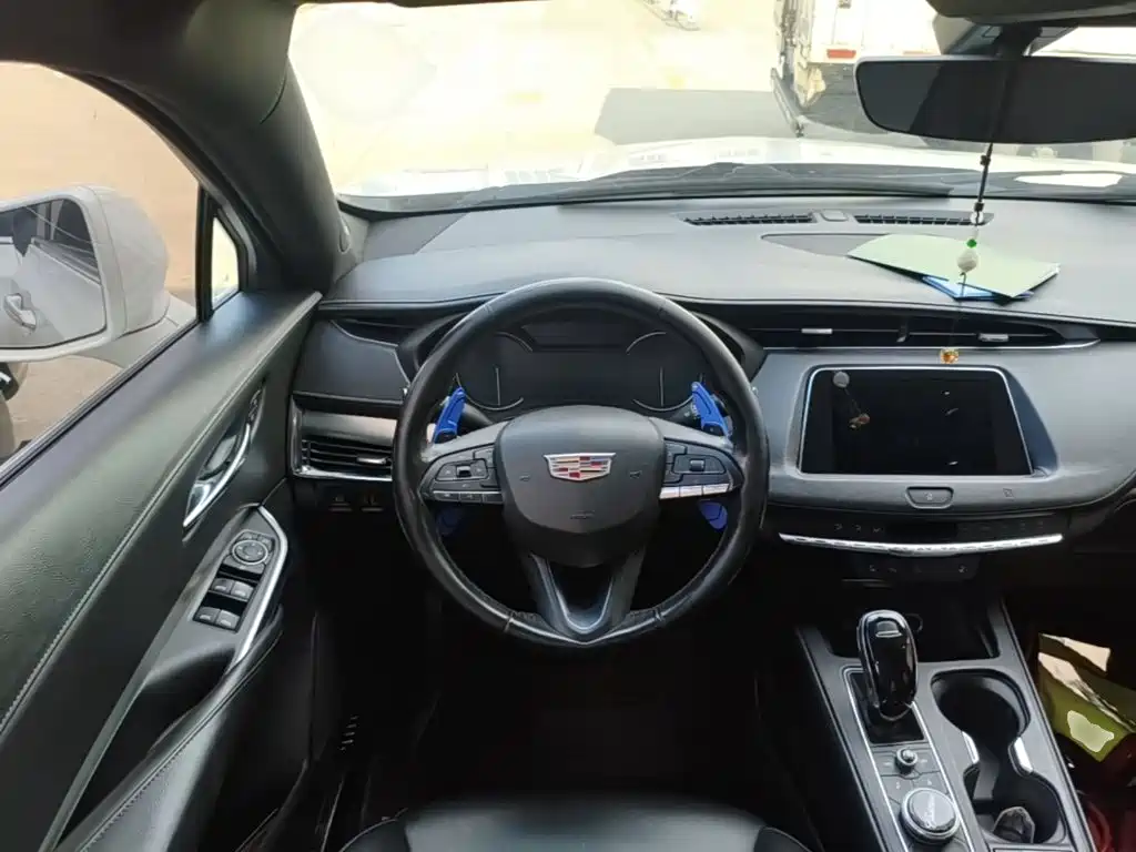 Cadillac XT4 — миниатюра 11