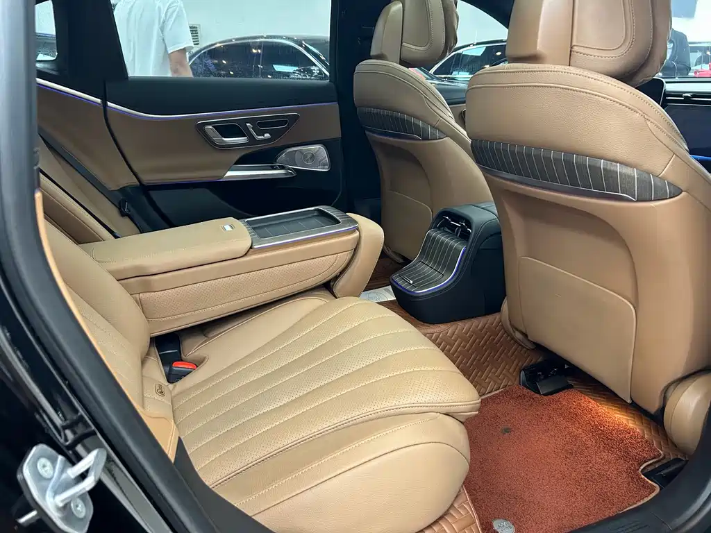Mercedes-Benz E-Class E 2024 E 300 L Luxury