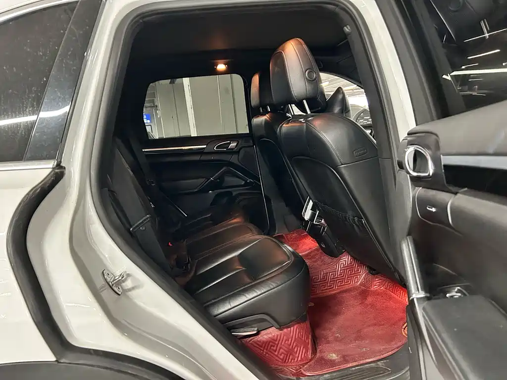 Porsche Cayenne Hybrid — миниатюра 16
