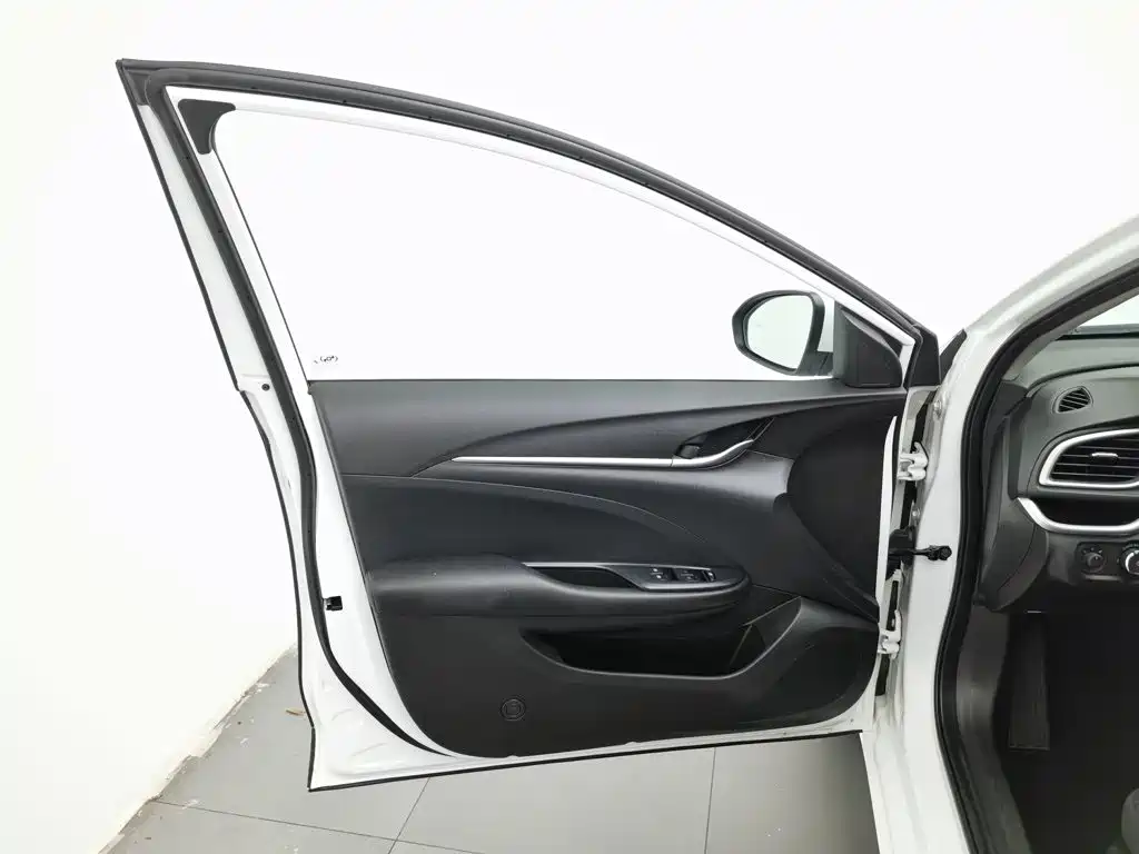 Buick Excelle — миниатюра 8