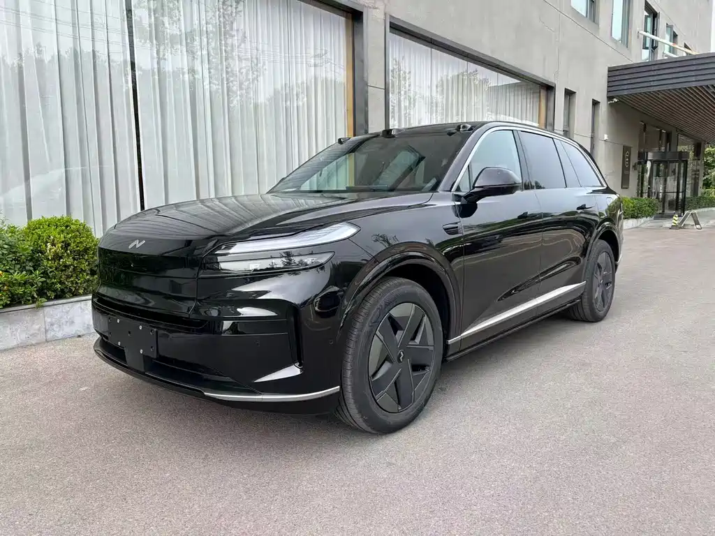 Onvo L90 2026 Ultra+ мест