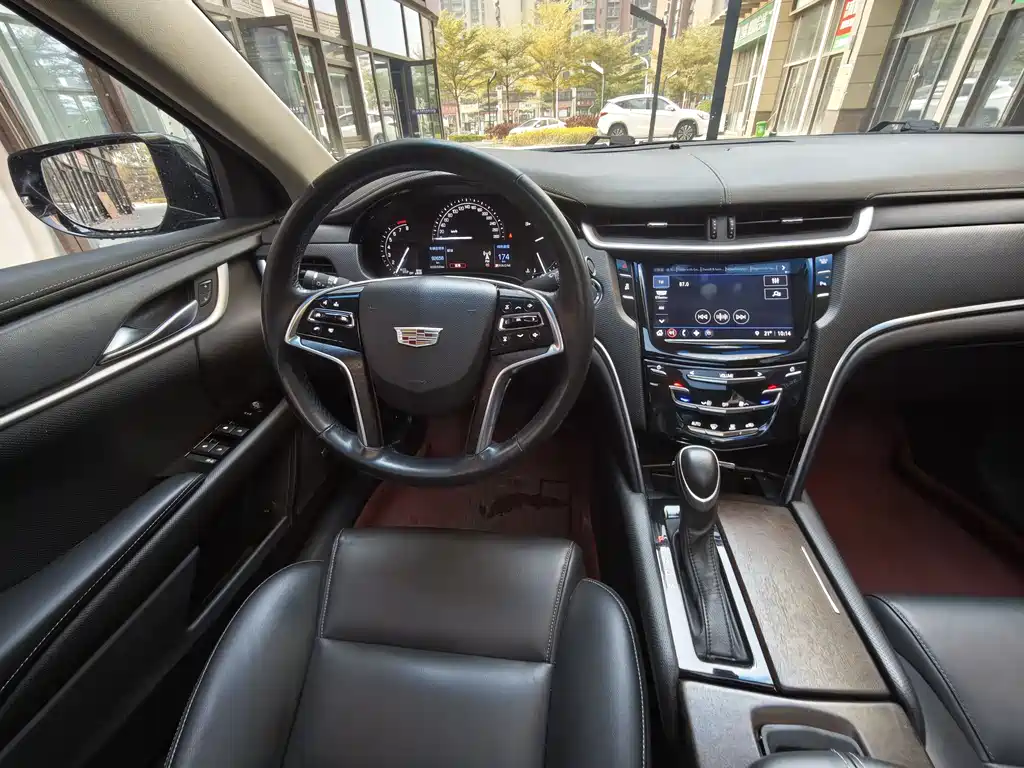 CADILLAC XTS