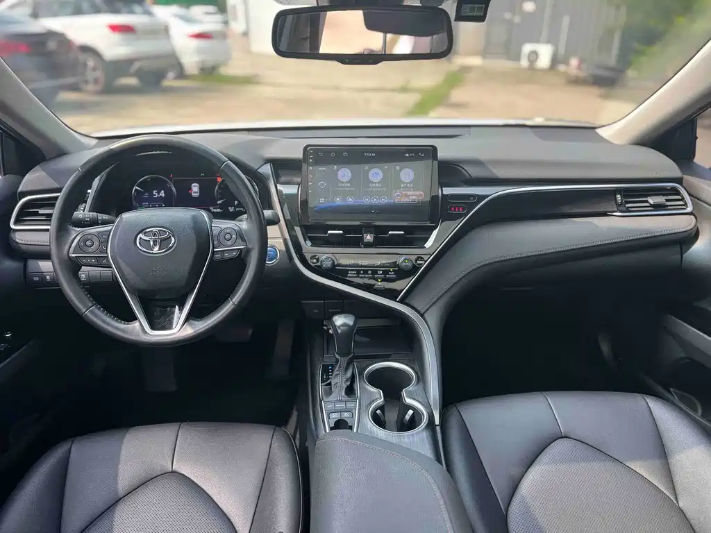 Toyota Camry — миниатюра 7