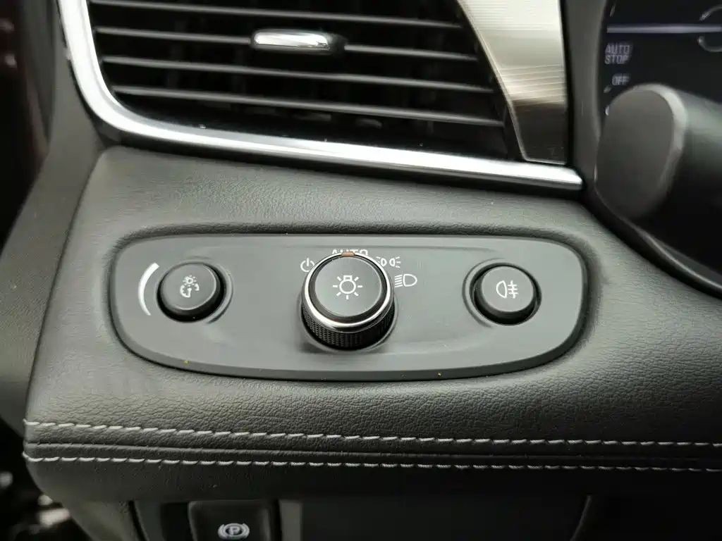 Buick LaCrosse — миниатюра 21